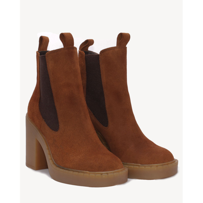 Brązowe botki na obcasie ze skóry welurowej BOTIMO
