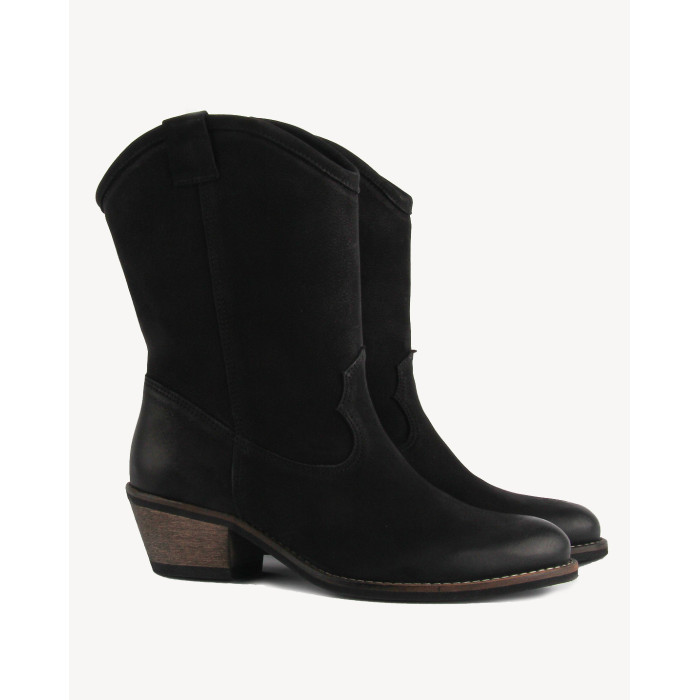 Czarne ocieplane kowbojki na niskim obcasie