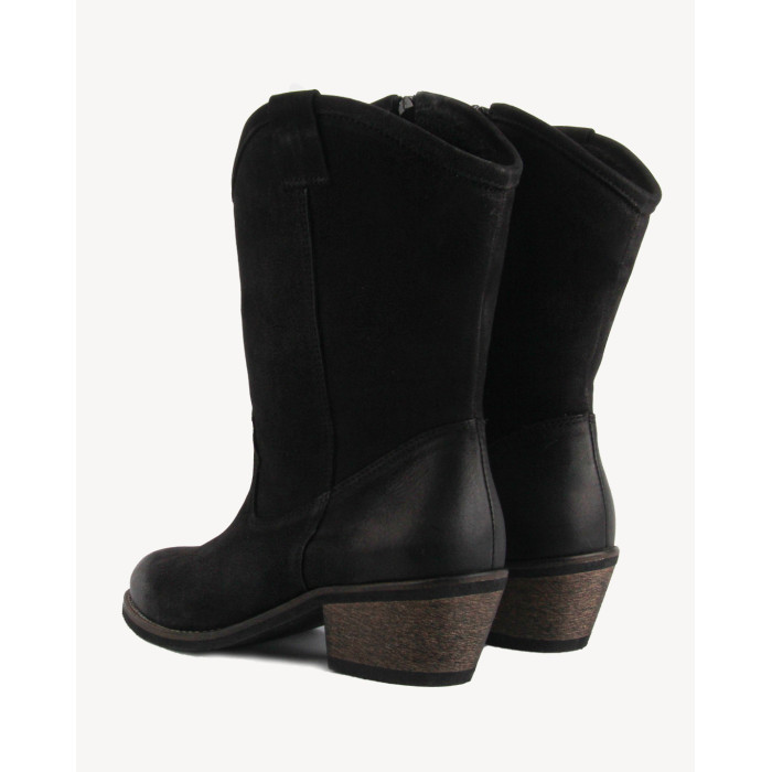 Czarne ocieplane kowbojki na niskim obcasie
