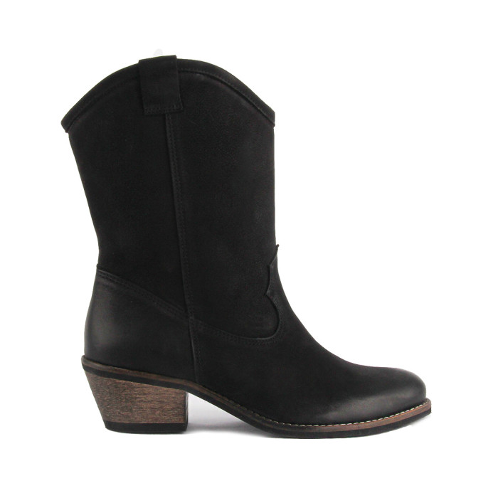 Czarne ocieplane kowbojki na niskim obcasie