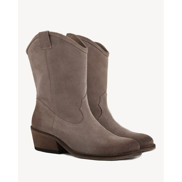 Brązowe ocieplane kowbojki na niskim obcasie