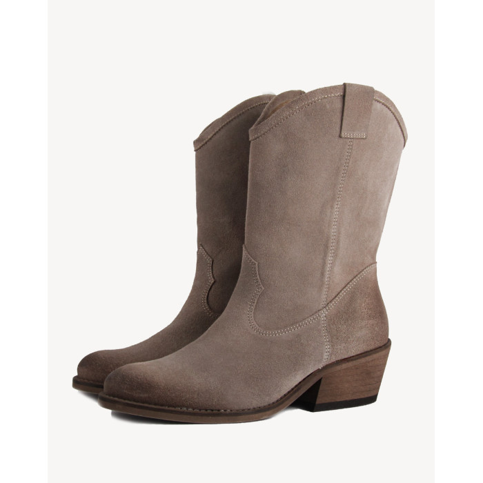 Brązowe ocieplane kowbojki na niskim obcasie