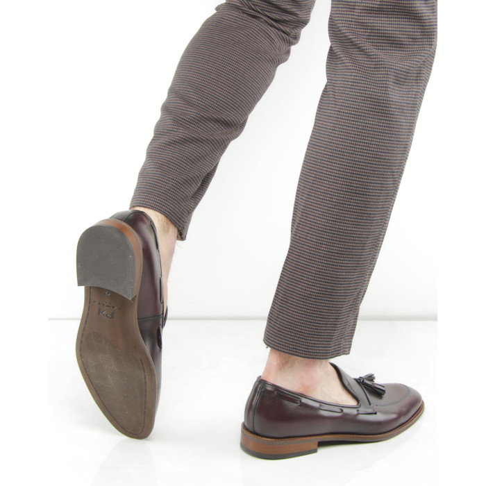 Bordowe mokasyny z frędzlem