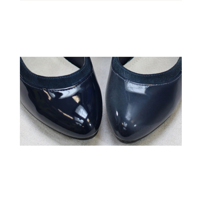 Spray do czyszczenia skór lakierowanych