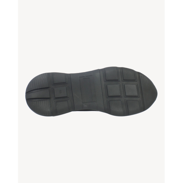 Czarne sneakersy na wysokiej podeszwie