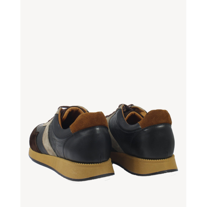 Black men's sneakers on 3cm sole