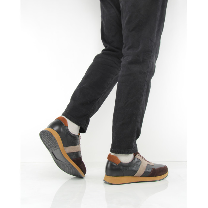 Black men's sneakers on 3cm sole