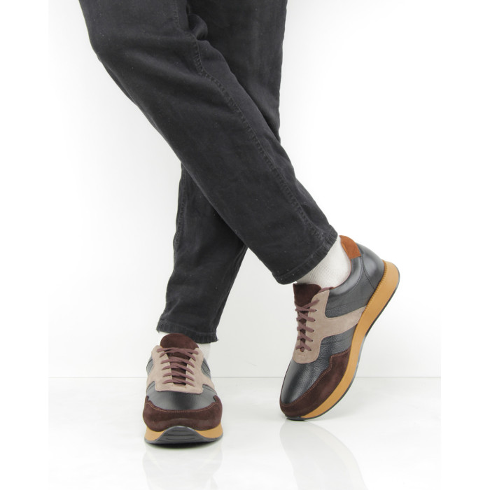 Black men's sneakers on 3cm sole