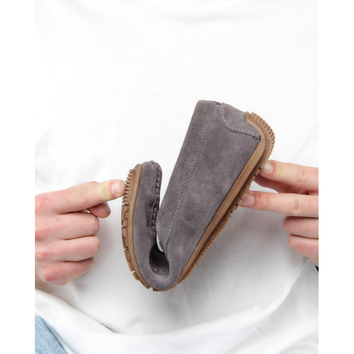Szare mokasyny ze skóry welurowej