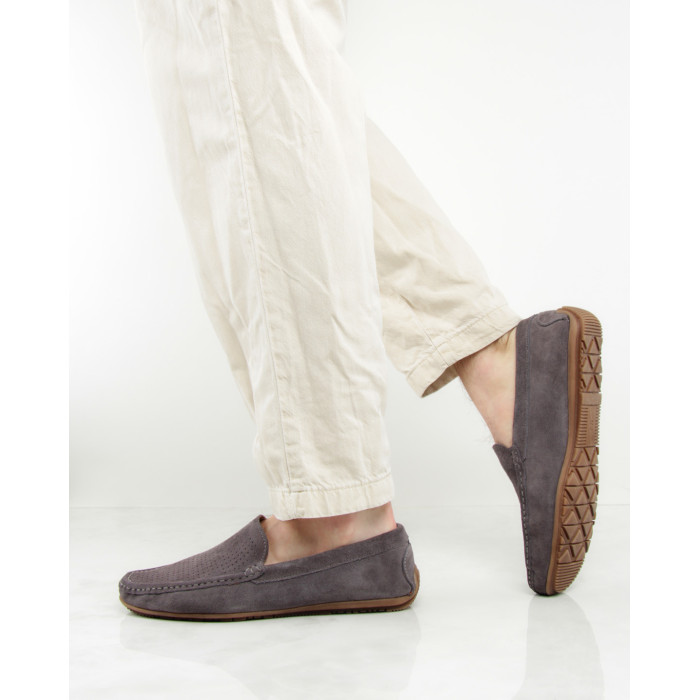 Szare mokasyny ze skóry welurowej