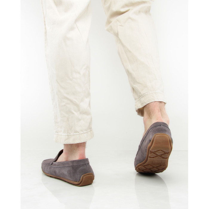 Szare mokasyny ze skóry welurowej