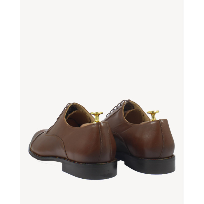 Brązowe półbuty wizytowe na 2 cm obcasie