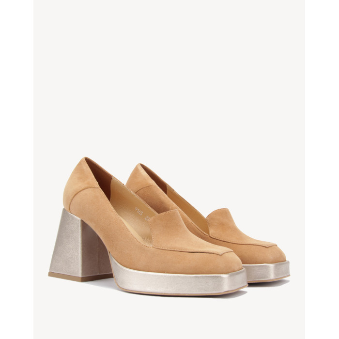 Beige leather pumps on a 8cm wedge