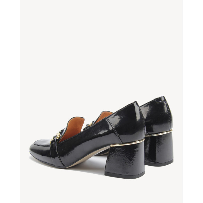 Czarne mokasyny na obcasie lakierowane