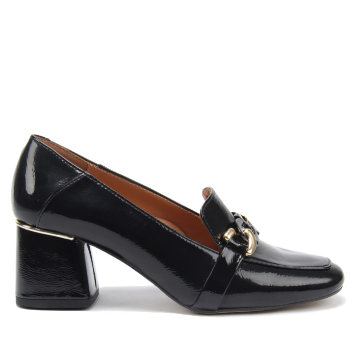 Czarne mokasyny na obcasie lakierowane