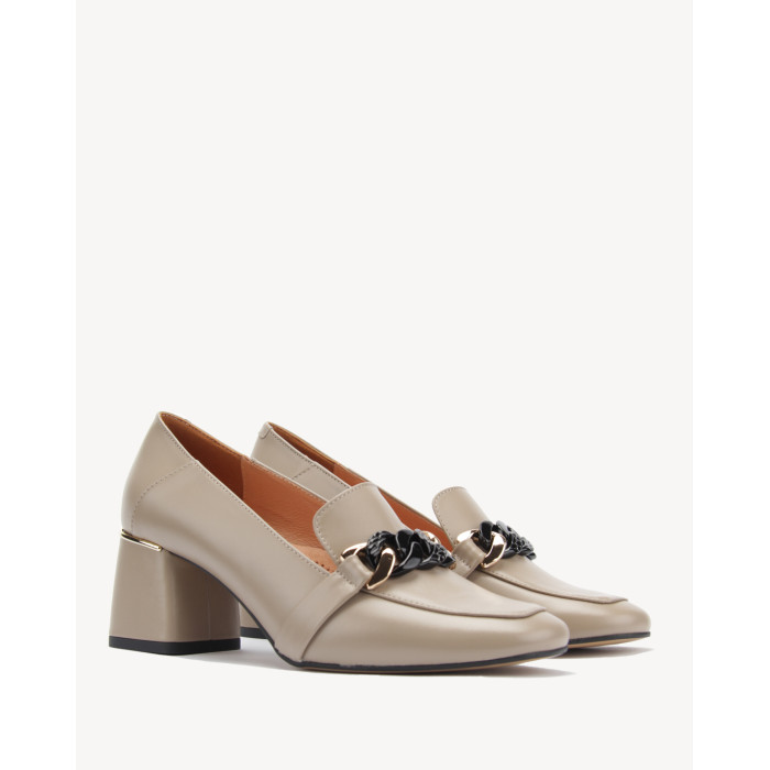 Popielate czółenka na obcasie skórzane