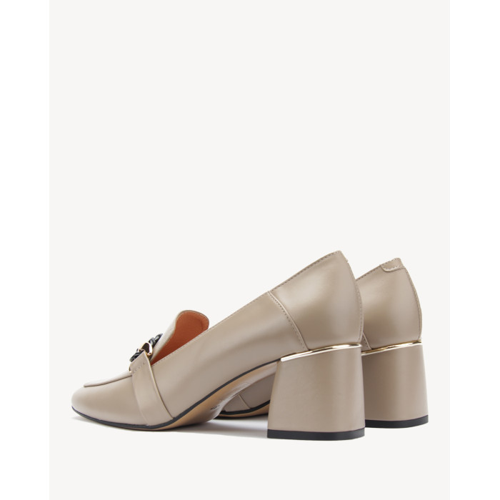 Popielate czółenka na obcasie skórzane