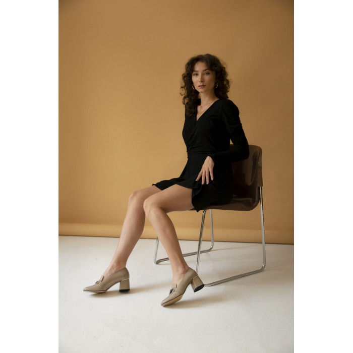 Popielate czółenka na obcasie skórzane