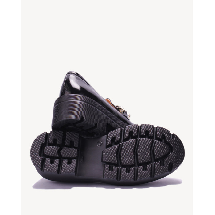 Czarne mokasyny na 2,5 cm platformie