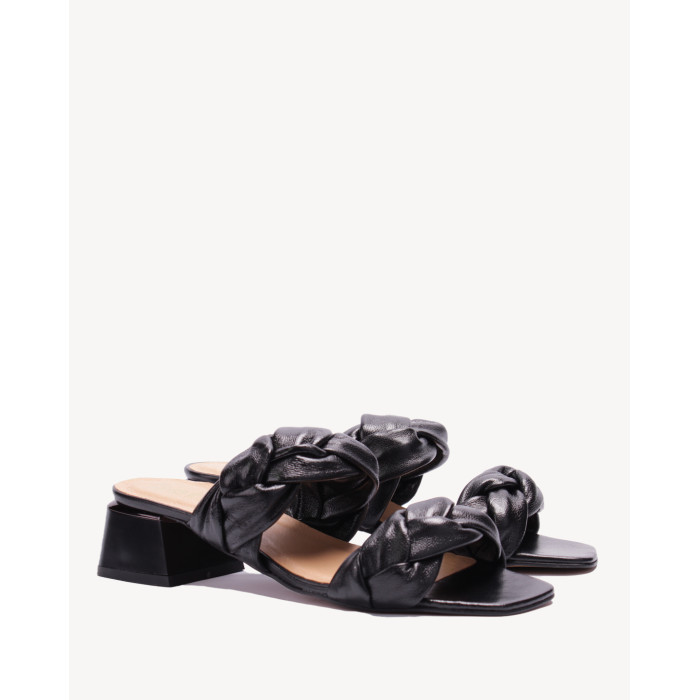 Czarne klapki na 3 cm obcasie skóra lico