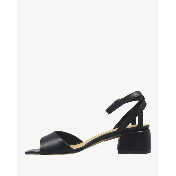 Czarne sandały na 3cm obcasie