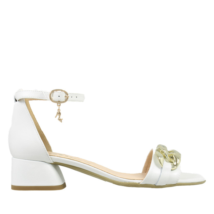 White sandals with decorative chain grain leather