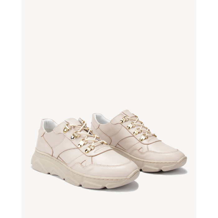 Light powder leather sneakers
