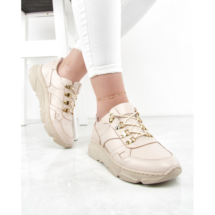 Light powder leather sneakers
