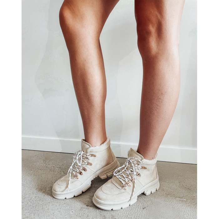 Beżowe botki skórzane