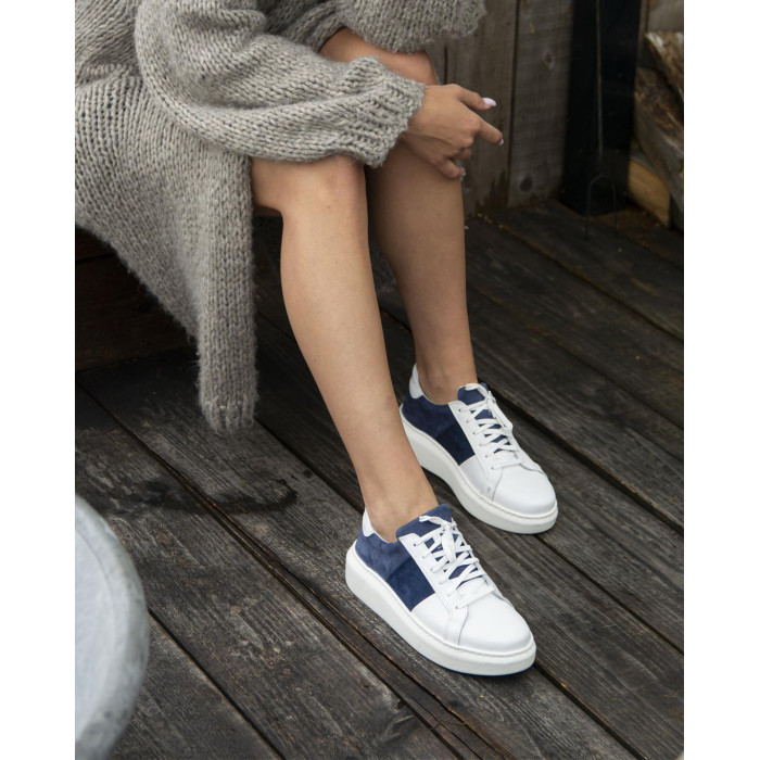 White sneakers on high sole BOTIMO