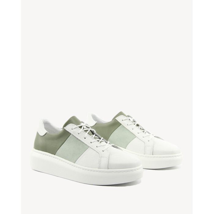 White sneakers on high sole BOTIMO