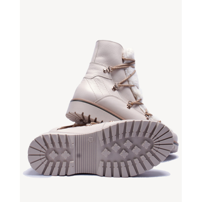 Beżowe śniegowce ocieplane skóra zamszowa