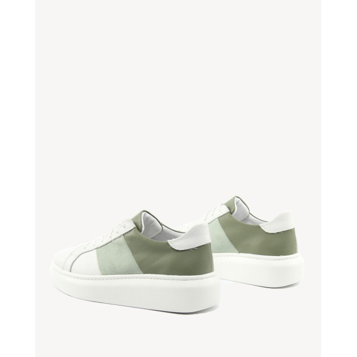 White sneakers on high sole BOTIMO