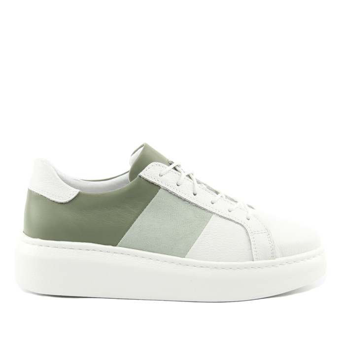 White sneakers on high sole BOTIMO