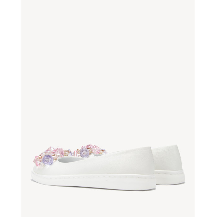 Białe baleriny skórzane z kryształkami