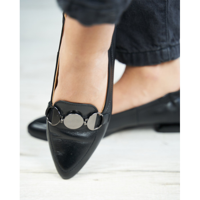 Black half shoes patent leather