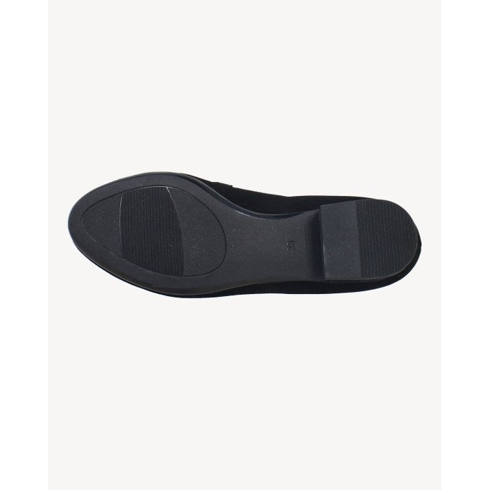 Black leather moccasins with decorative chain