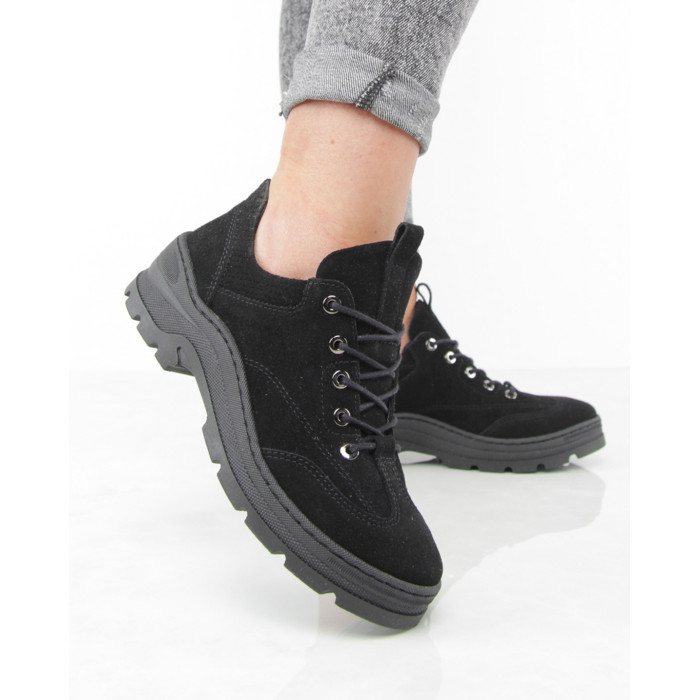 Czarne półbuty welurowe