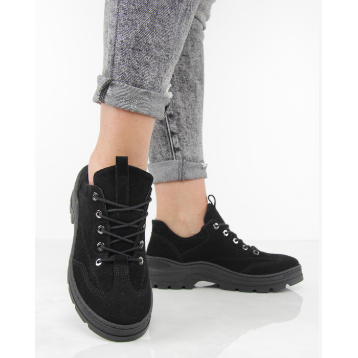 Czarne półbuty welurowe