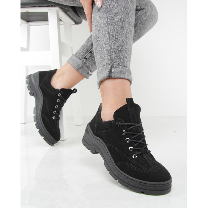 Czarne półbuty welurowe