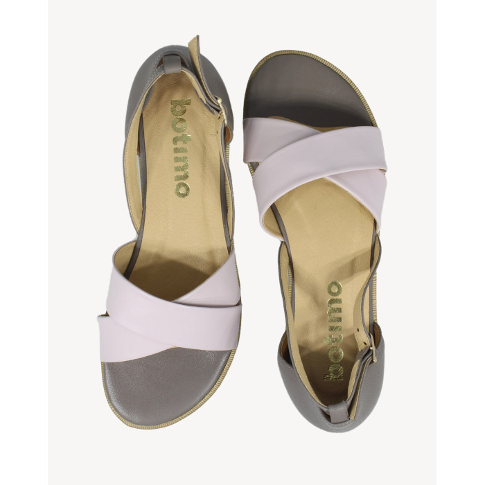 Różowe sandały skórzane