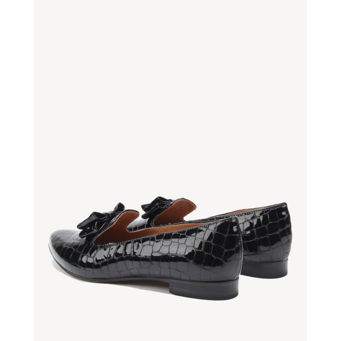Black moccasins in patent leather imitation arch