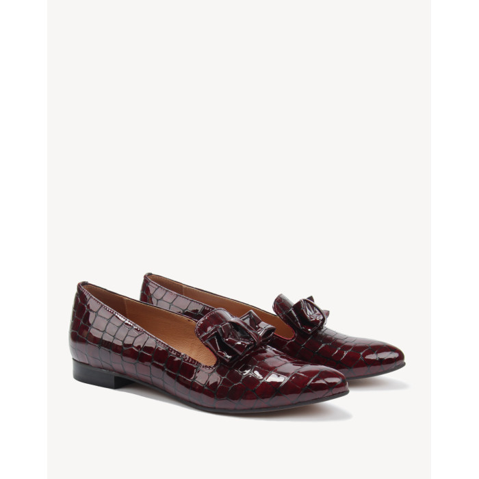 Maroon moccasins in patent leather imitation ł