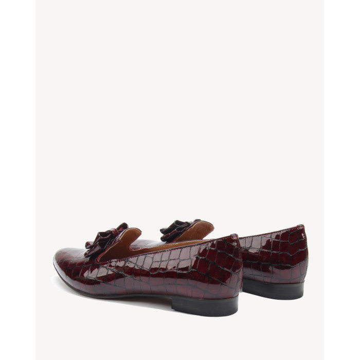 Maroon moccasins in patent leather imitation ł