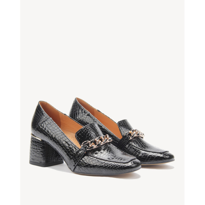 Czarne mokasyny na obcasie skóra lakierowana