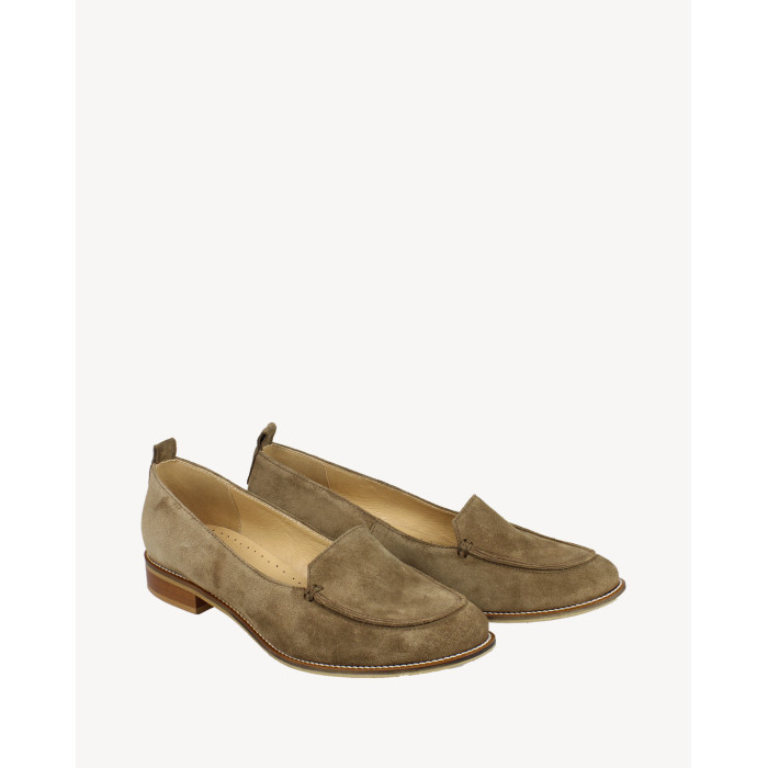 Brązowe mokasyny welurowe na 2,5 cm obcasie