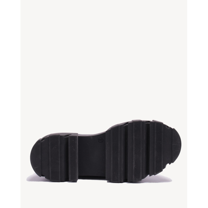 Black moccasins on 2,5 cm platform