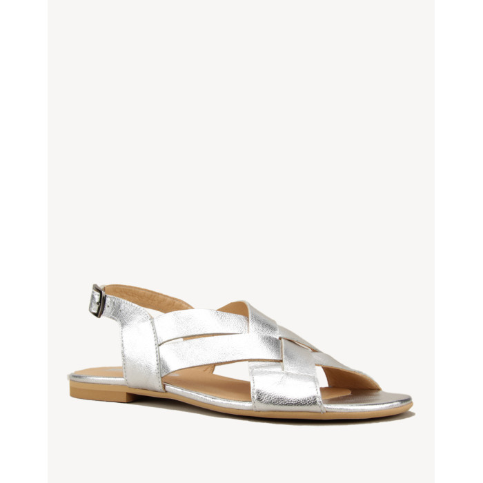 Srebrne klapki na płaskiej podeszwie