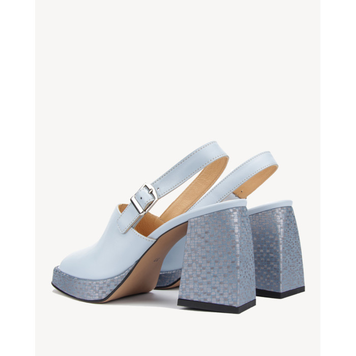 Niebieskie sandały na obcasie