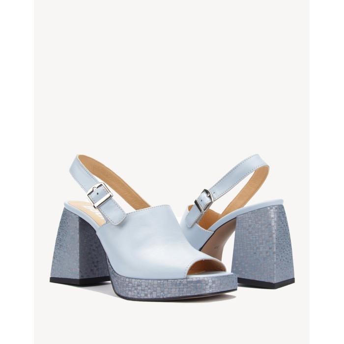Niebieskie sandały na obcasie